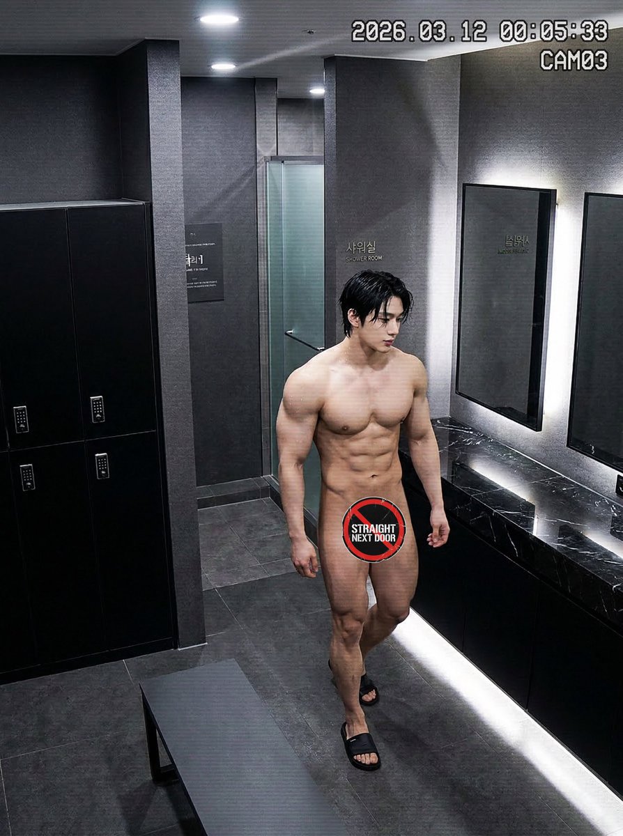 St8NextDoor's tweet photo. Gym Locker Room
#straight #gaytease #koreanmen #showerroom #hiddencam #AsianHunk https://t.co/5zxDv9M8Fr