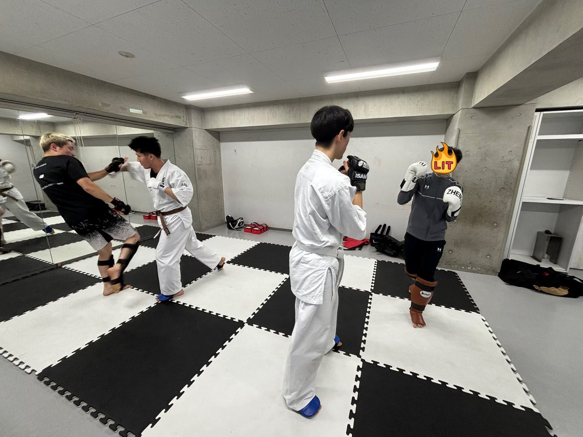 押忍押忍❗️🥋

本日は2025年度アジア選手権にて見事優勝🥇された水村OBが練習に参加してくださりました🔥ご指導感謝です🙏

今週末には現役部員の試合も控えておりますので要注目です🫵

#春から早稲田 #空道 #格闘技 #サークル