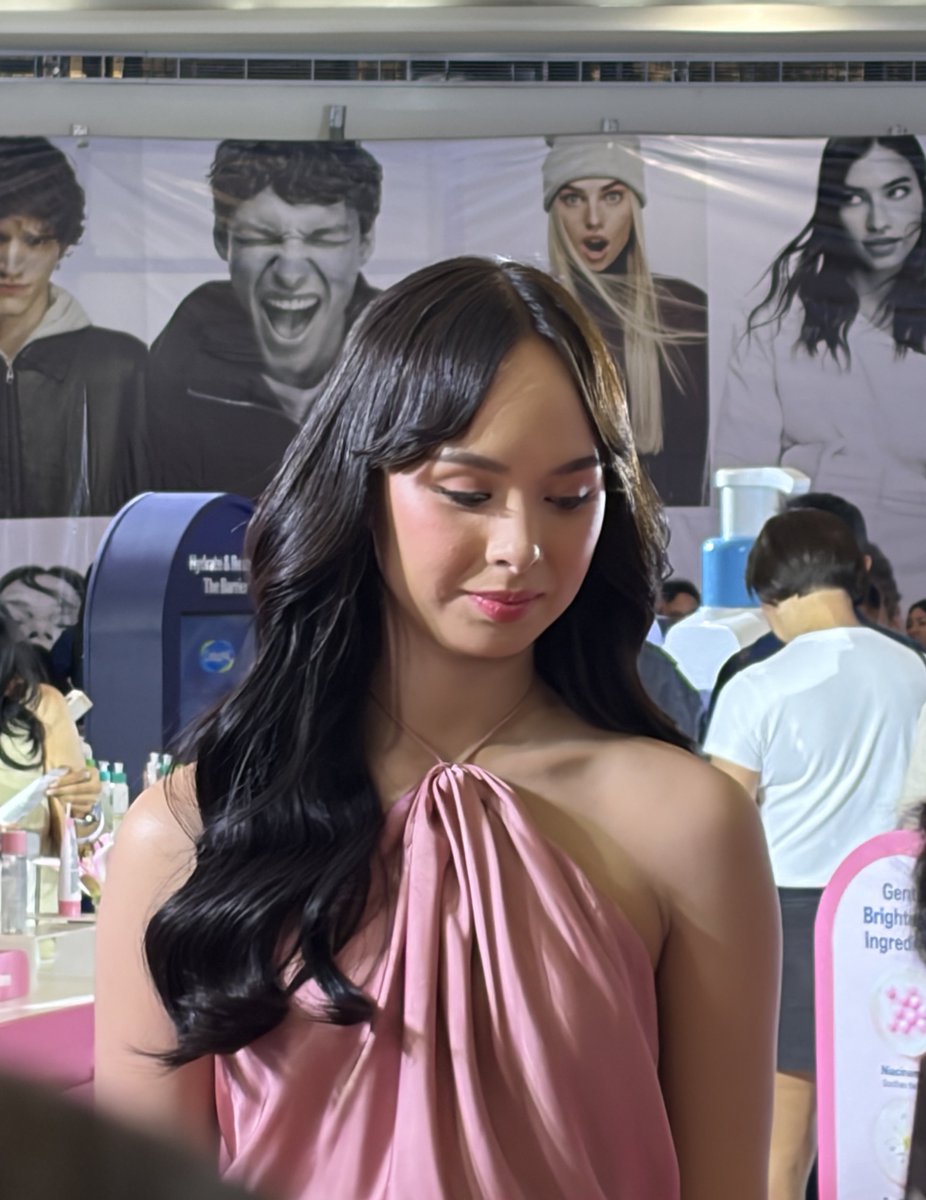 blairwaldorfs_'s tweet photo. she's so so beautiful hay 😭

KAILA ESTRADA for Cetaphil
#CetaphilDermOnTour #ForEveryonesSensitiveSkin https://t.co/hfvEXPCdqo