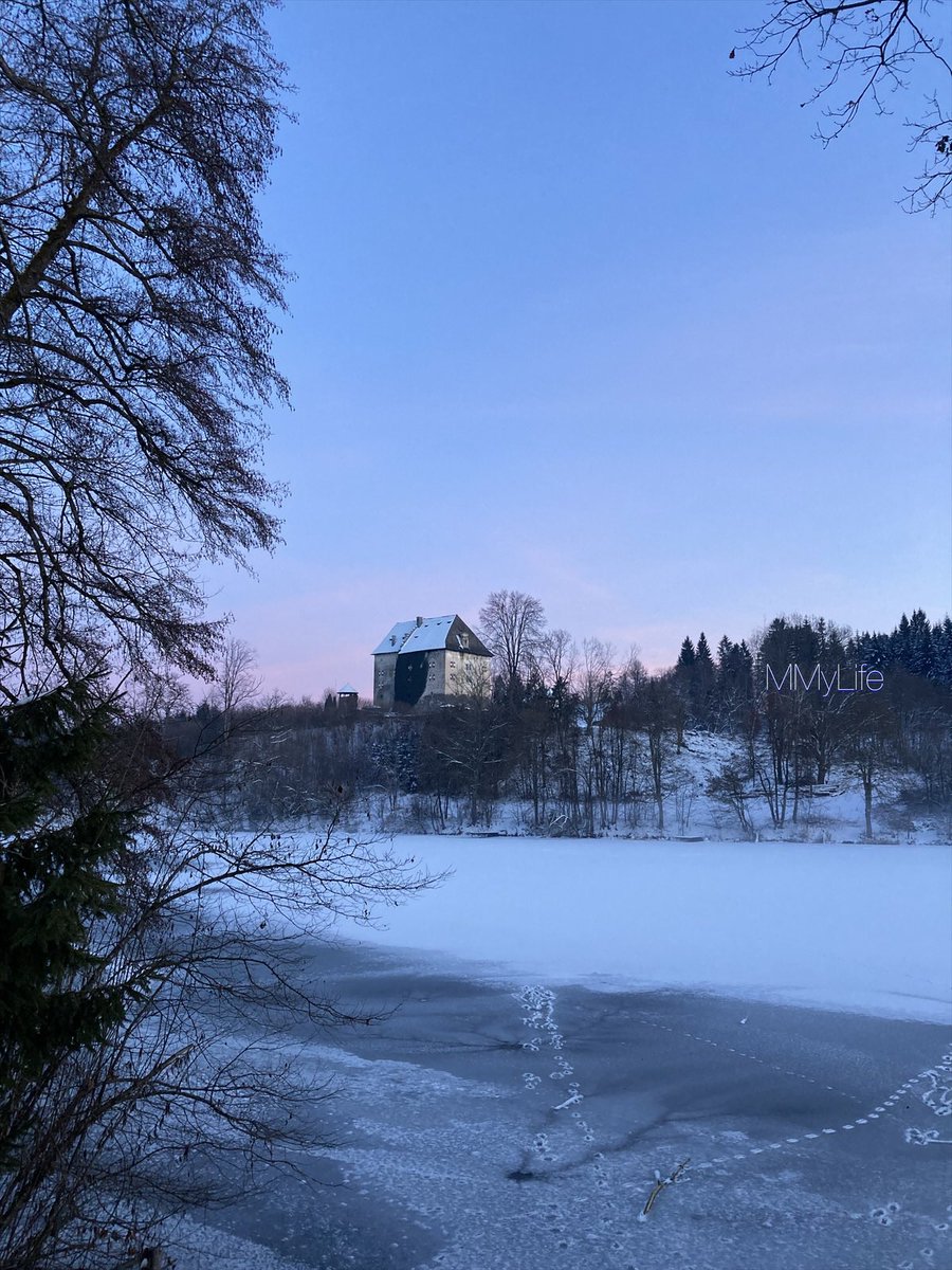 ManuelaMravlak's tweet photo. The magic is always nearβ¦πͺβ¨
#NaturePhotography #Austria π¦πΉ
#Castle #CastleMoosburg #CastleMagic π°
@StormHour @castlehunteruk π
#SaturdayVibes #SaturdayFeeling ππ https://t.co/U4vNfg4t9Q