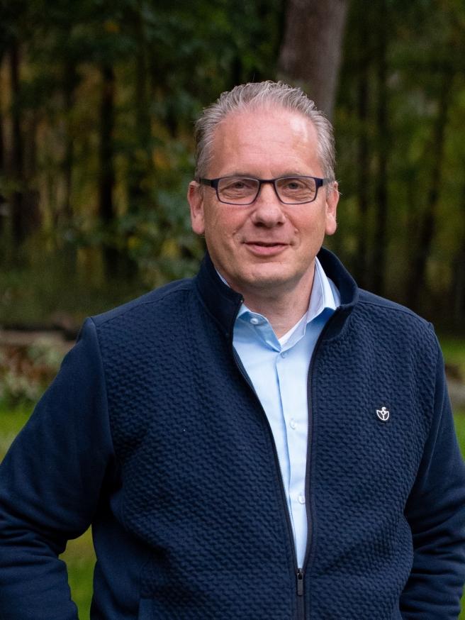 MauricePaarhuis's tweet image. Kraker in Friesland!

In de vijfde klasse fluit ons nieuwe sympathieke lid Jan Willem Roesink  (@jwr1506) uit @FCMeppel de topper tussen nummer 3 VV De Walde en de nummer 2 (@vvHJSC). 

#SNONijverdal
#Topper
#MooistedagvandeWeek
#Arbitrage