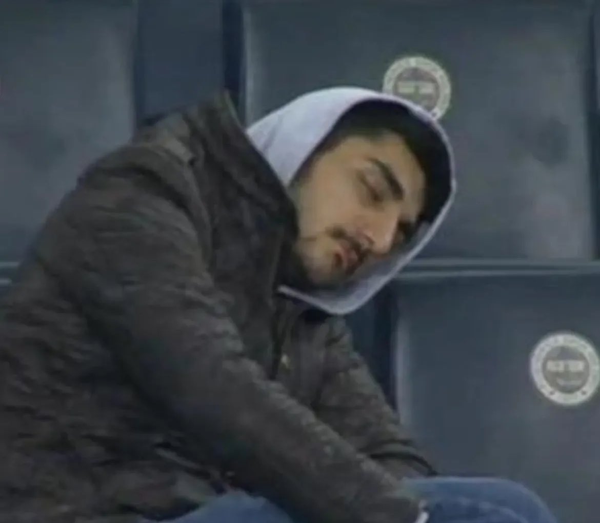 Fenerliler taymda yeni hoca bakıyo...