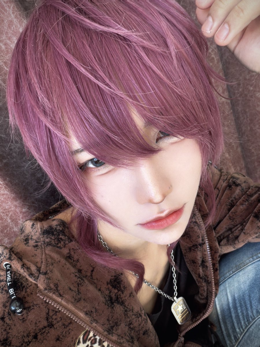 na_ra__ku___'s tweet photo. この髪色はどう？ https://t.co/47hsBANTvN