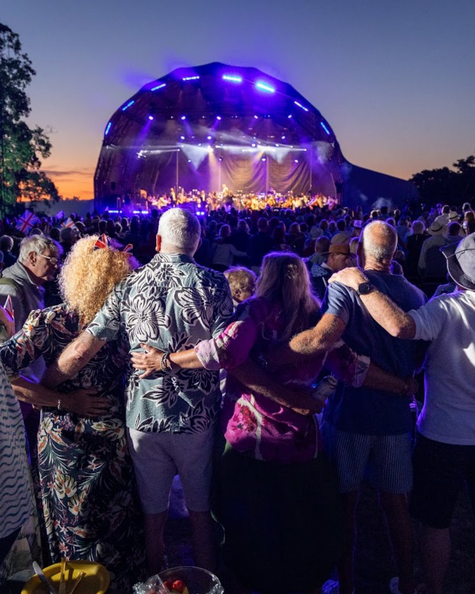 Leeds Castle Concert tweet media