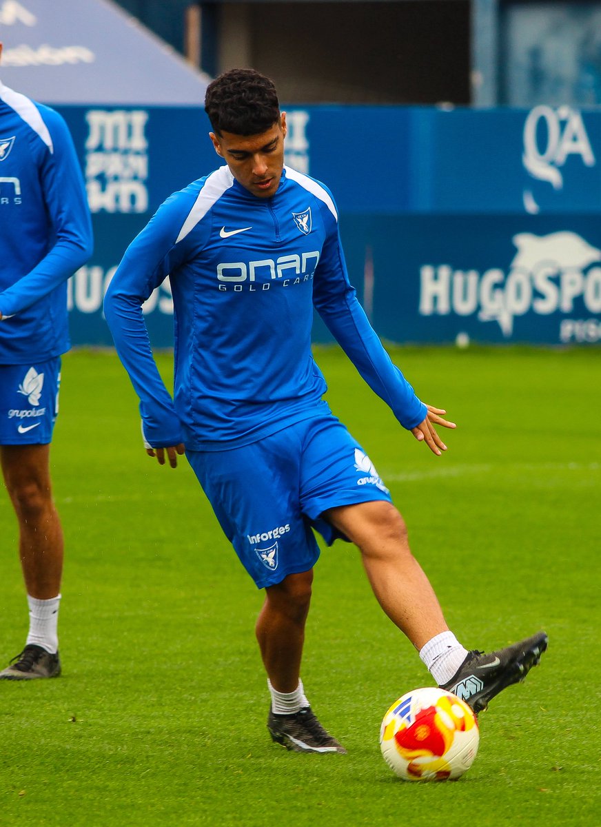 Hoy se entrena en el 🏟️ Estadio Heredia 21 La Condomina.

Mañana es el #UCAMMurciaLinares.