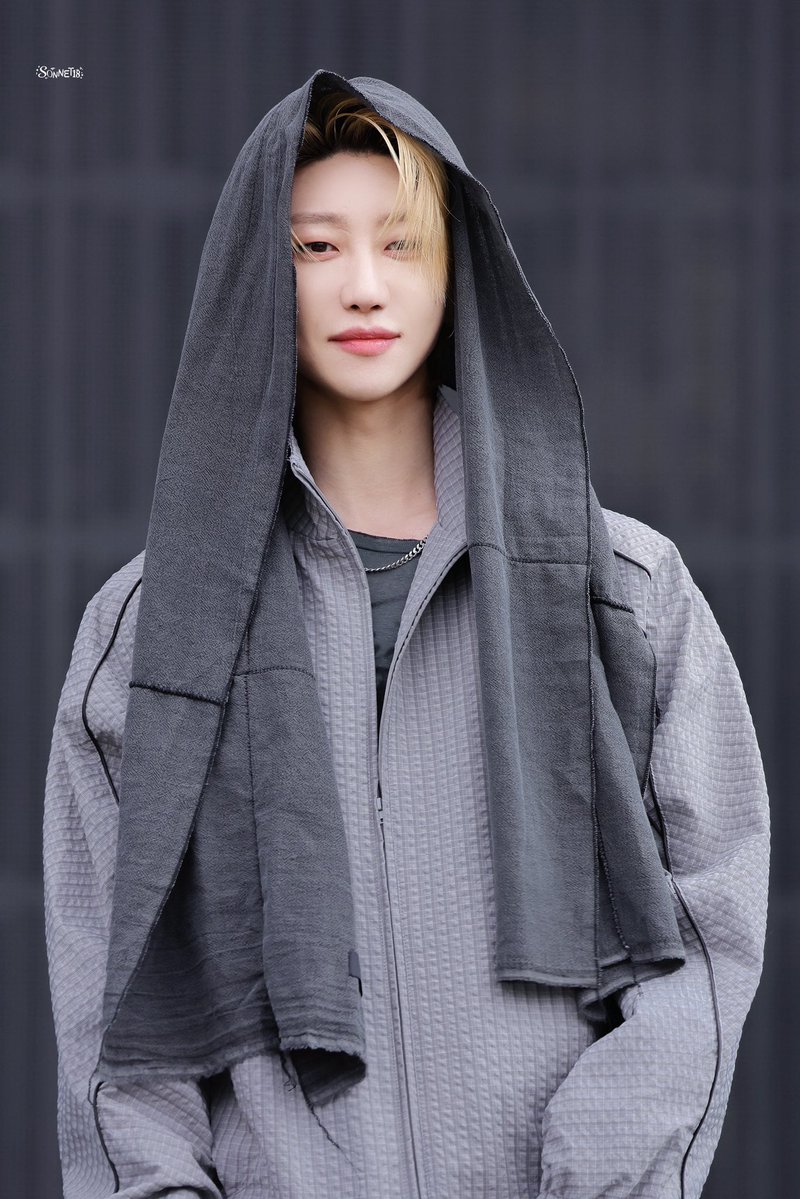 sonnet18_ tweet media