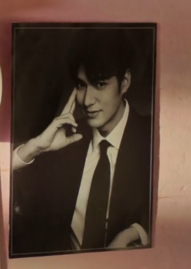 sevennyLMH's tweet photo. Lee Min Ho poster spotted in Netflix's new film 'Made in Korea'. The story of a woman whose dream is to go to Korea.
#LeeMinHo #이민호 @ActorLeeMinHo https://t.co/YrPD0xZbv1