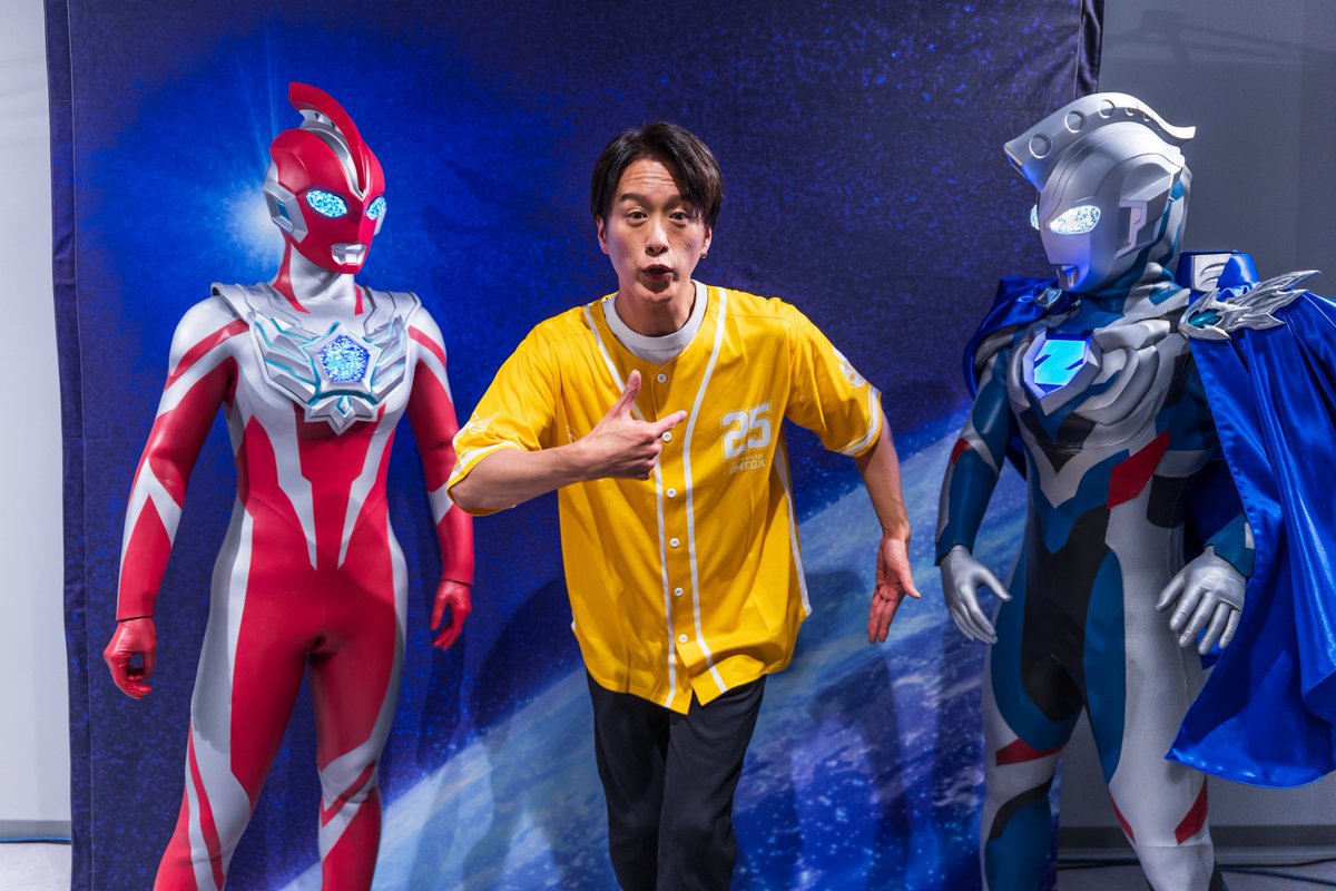 ヒーローショットをお願いした時の、「僕いりますか！？」のTAKERUさん
(絶対いります貴方もヒーローです)
#ウルトラヒーローズEXPO博多
#TAKERU
#ウルトラマンゼット
#ウルトラマンオメガ