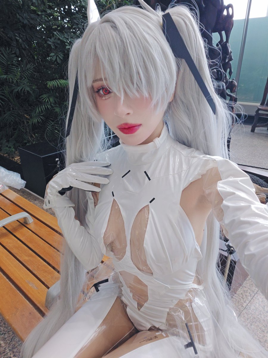 Lunie · 루니 tweet media