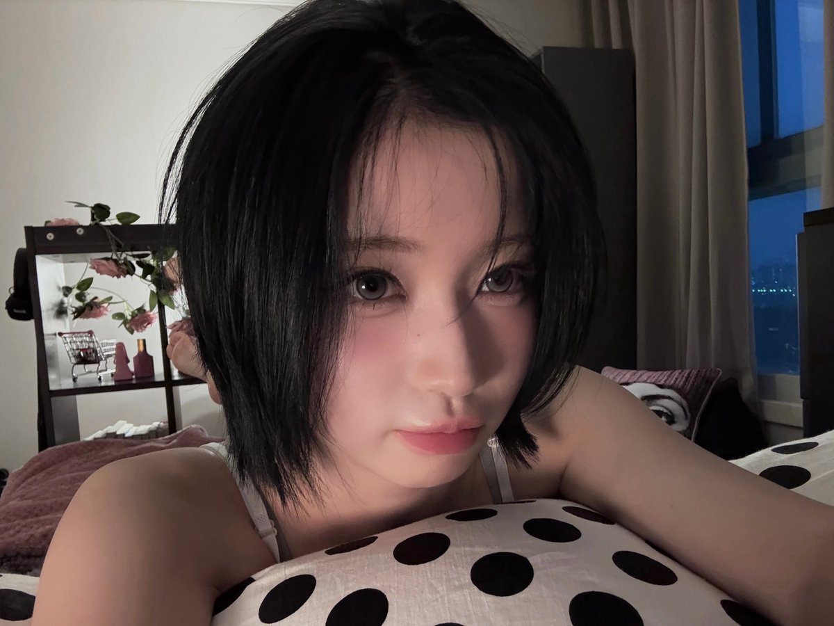 pretty girl 🤍🖤

 #아사 #ASA #ENAMIASA #アサ