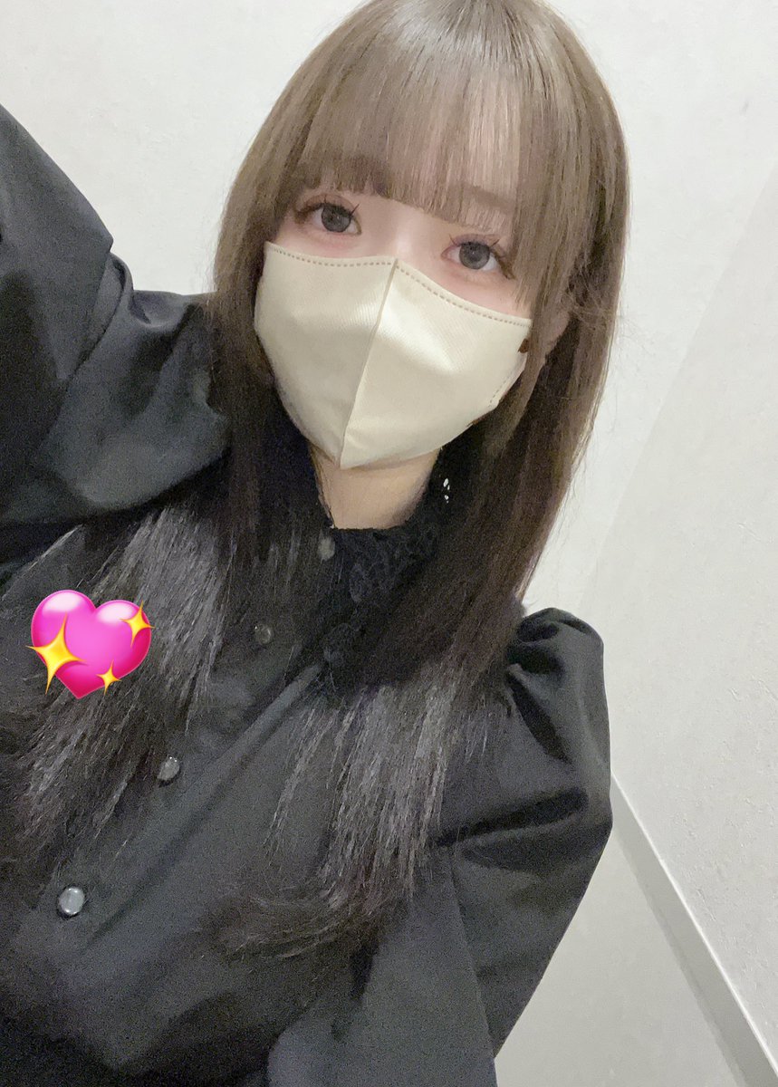 uy__________u_'s tweet photo. 派手髪卒業😢😭
暗髪のが似合うまである https://t.co/2YMoTqGjee