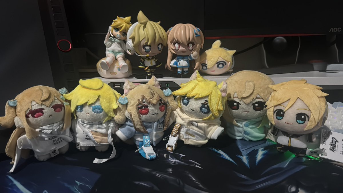 Chaafiwa's tweet photo. Custom doll by @luvvinshim4_ 🩵

Thanks for the big family! https://t.co/PuzuSN52cP