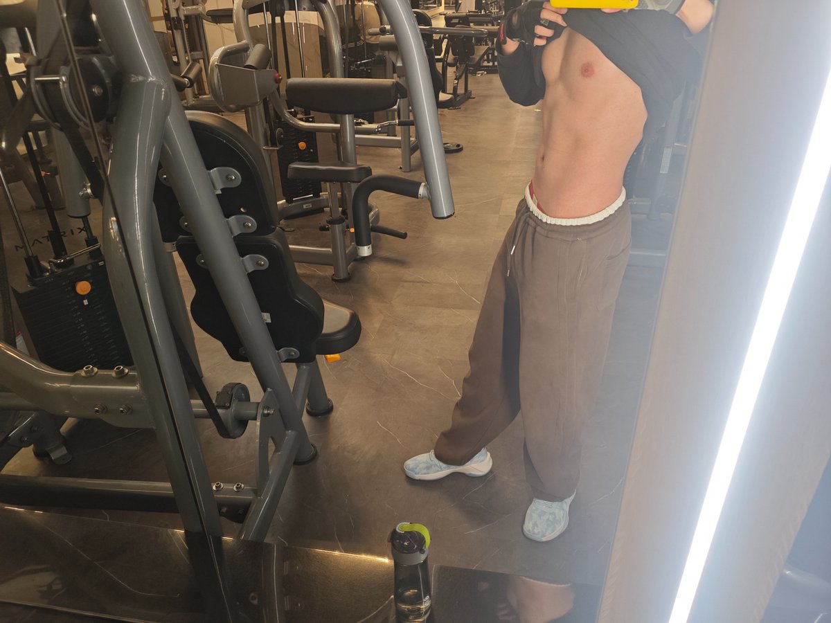 Emile🍑 tweet media