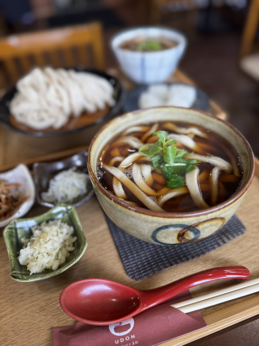 今日のお昼は久しぶりに出かけて武蔵野うどん真打に行きました♬

観光で来ると行かないエリアかもしれませんがおいしいのでオススメです！