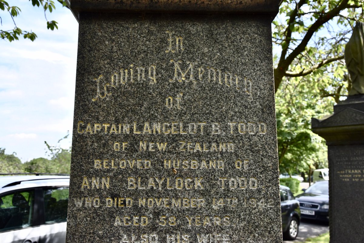 graveyarddetective tweet media