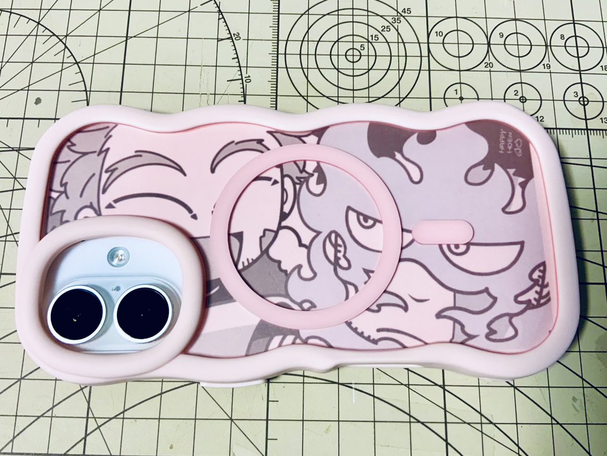 ななひと tweet media