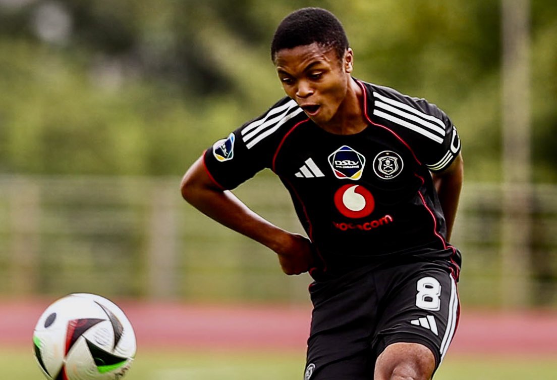 TheeSportsGuy01's tweet image. 𝐁𝐮𝐜𝐬 𝐑𝐞𝐬𝐞𝐫𝐯𝐞𝐬 𝐑𝐮𝐧 𝐑𝐈𝐎𝐓 𝐈𝐧 𝟓-𝟎 𝐃𝐫𝐮𝐛𝐛𝐢𝐧𝐠 𝐨𝐟 𝐒𝐢𝐰𝐞𝐥𝐞𝐥𝐞

🔴 Orlando Pirates Reserves comprehensively beat Siwelele FC 5-0 to go open a 3-point gap with a game in hand 

🔴 Bucs have 8 more games left to play

#OrlandoPirates #OnceAlways #DDC ☠️