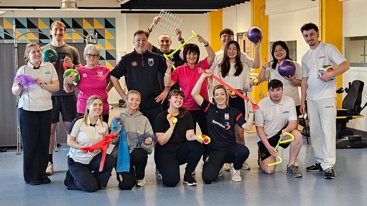 JoeGregory100's tweet photo. A great day yesterday with trainee physiotherapists at @unibirmingham, supporting them learn more about treating people living with #Parkinsons 🤸🏻‍♂️

With the brilliant instruction of Joanna Eastough, and the great fun, and informative participation  of my Parkinson's friends @annieconmonkey, @SimonForrest18 and Lynsay Alexander from @PDPioneers  🤸🏻‍♂️🌷

@UBSportExR @UBSport @UBSportFitness @CureParkinsonsT @ParkinsonsUK @ParkinsonsEN @ParkinsonsEU @WorldPDCongress @SportParkinsons @NeuroAlliance @thecsp