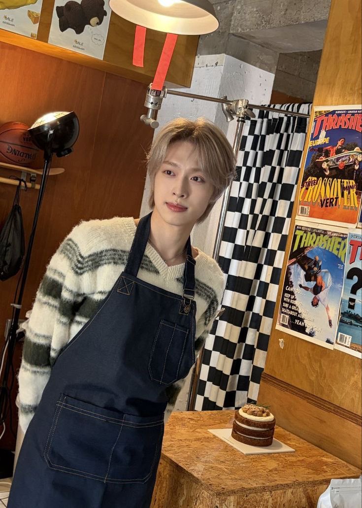(☄️)

  𝐬𝐱𝐫𝐮𝐱𝐱. : ไฮฟรอบ! กาแฟสักแก้วไหม