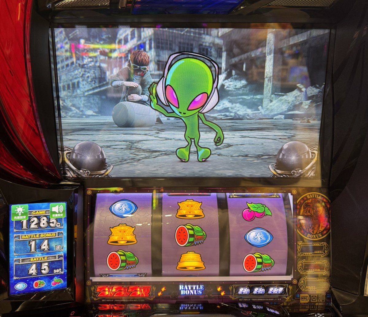 yrbdkrkds's tweet photo. あと１ゲーム耐えてくれた方ががが。
切断まで5000枚出せる様に整えてきました。たのむ半分返して。 https://t.co/gUycnBrGnw