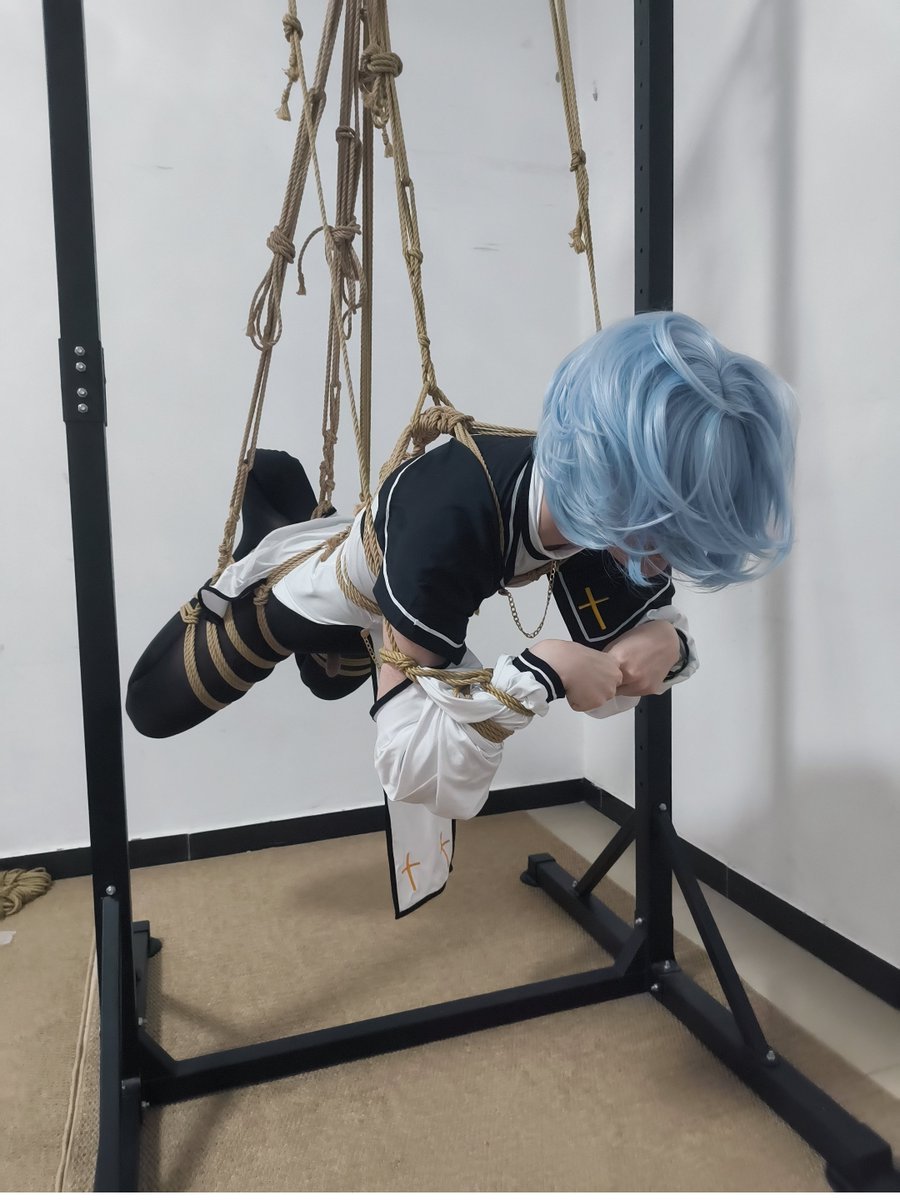 又发现了一个好看的姿势

被缚：<a href="/weiye_156/">薇叶</a>
缚手：本人