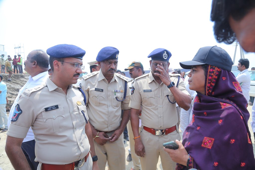 Guntur Collector tweet media