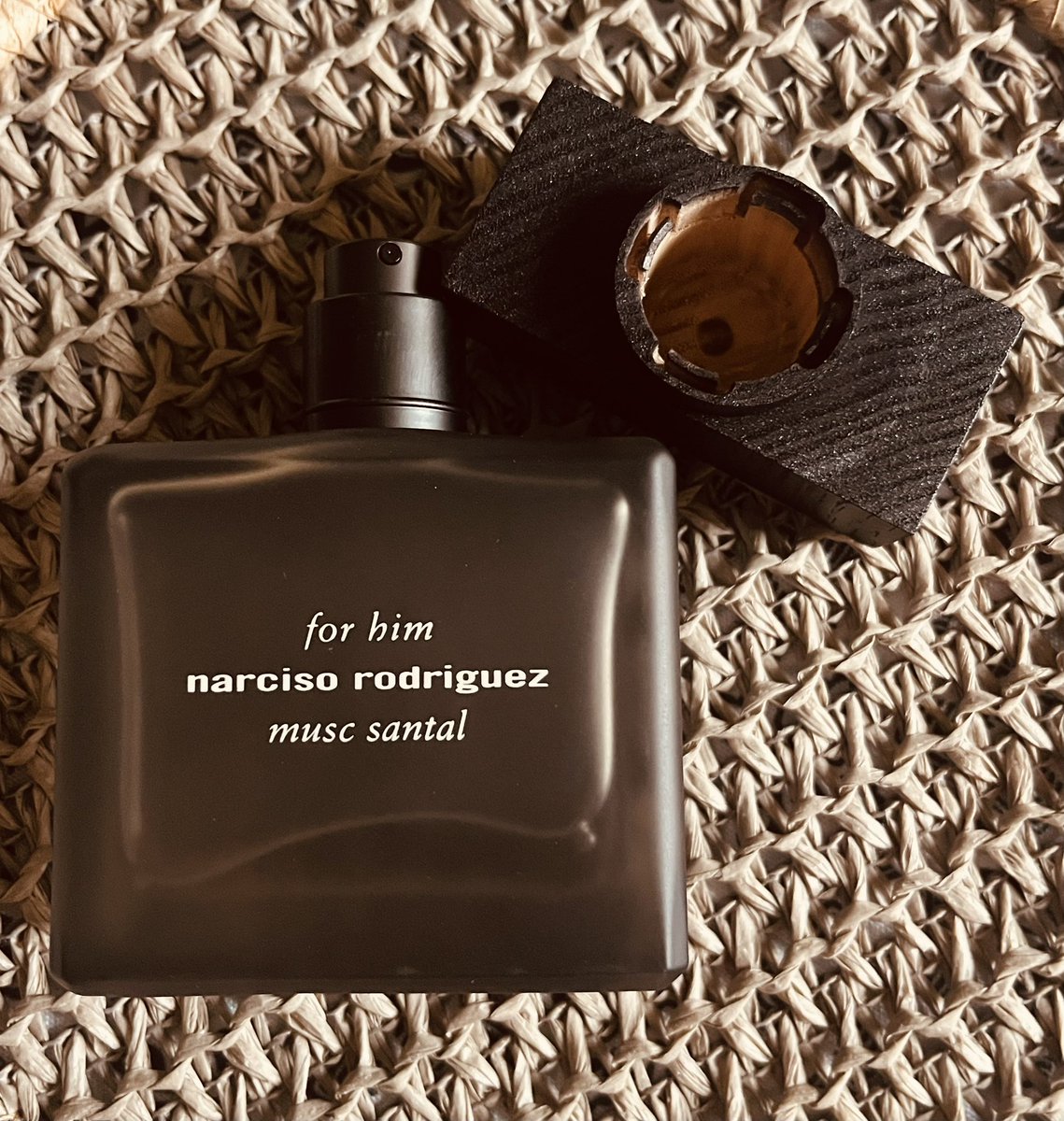 moradz2018's tweet photo. Test NARCISO RODRIGUEZ 
MUSC SANTAL 
FOR HIM 
EAU DE PARFUM INTENSE 

@Influenster @narcisorodriguez #influenster #produitoffert #narcisorodriguezparfums #test #BOISEE #parfumintense #cedre #boisdesantal https://t.co/u1sxluhHFM