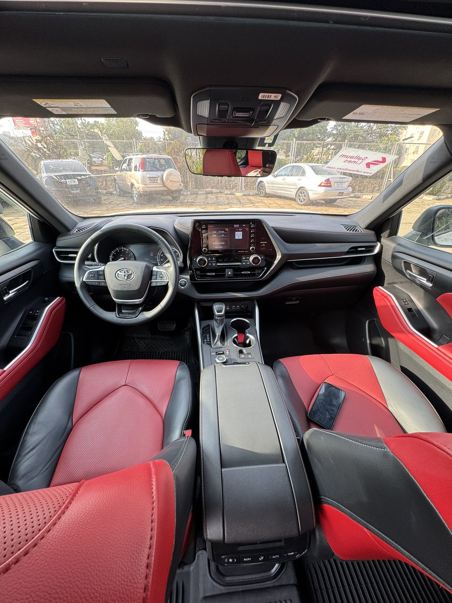 iamjohnagbo's tweet photo. Serious SUV lovers, check this out 👀

2022 Highlander XLE
💰 Price: ₦58M
📍 Location: Abuja

📩 DM or WhatsApp: 07035155853

#AbujaCars #TokunboCars #CarsForSale #Toyota #highlanders #cars #mybratha https://t.co/5fBxyiD3Yk