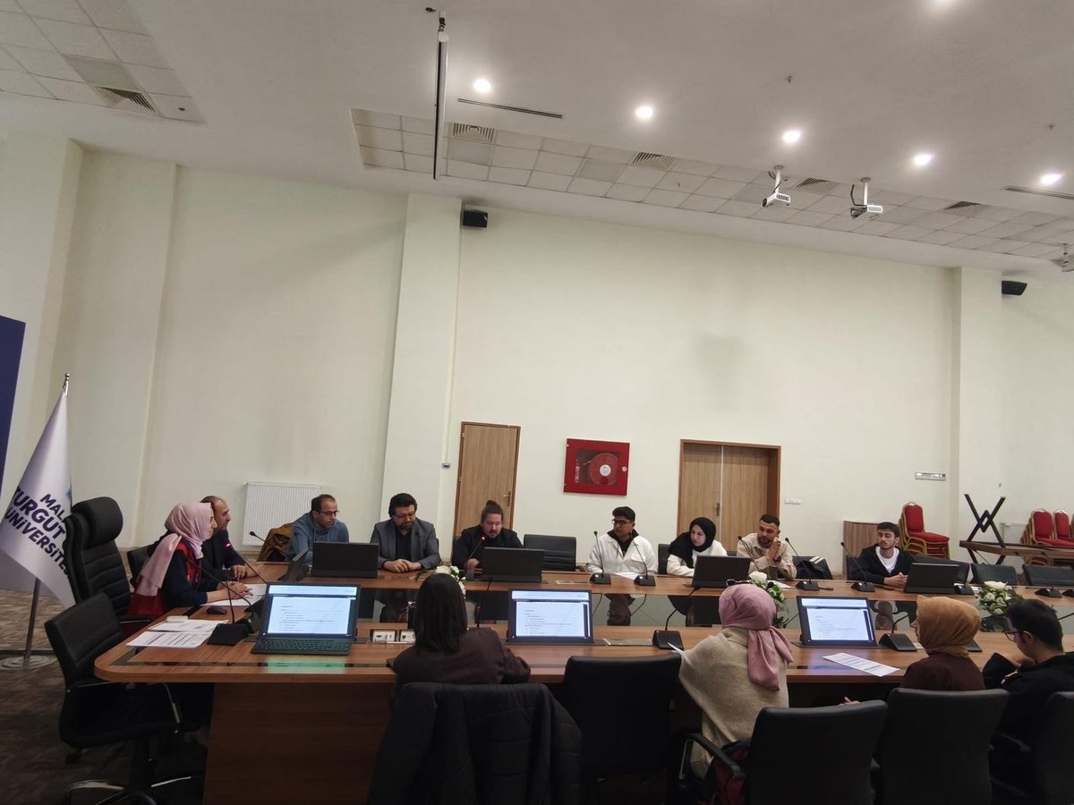 GSB_BeydagiGM's tweet photo. ÜNİDES 6. Dönem Planlama ve Koordinasyon Toplantısı, Turgut Özal Üniversitesi topluluklarına yönelik gerçekleştirildi.
Toplantıda Bakanlığımız ve Gençlik Merkezlerimizin tanıtımı yapılarak ÜNİDES portal sistemi ve gönüllülük timleri hakkında bilgilendirme sunumu gerçekleştirildi. https://t.co/wNV9Ngrg0q