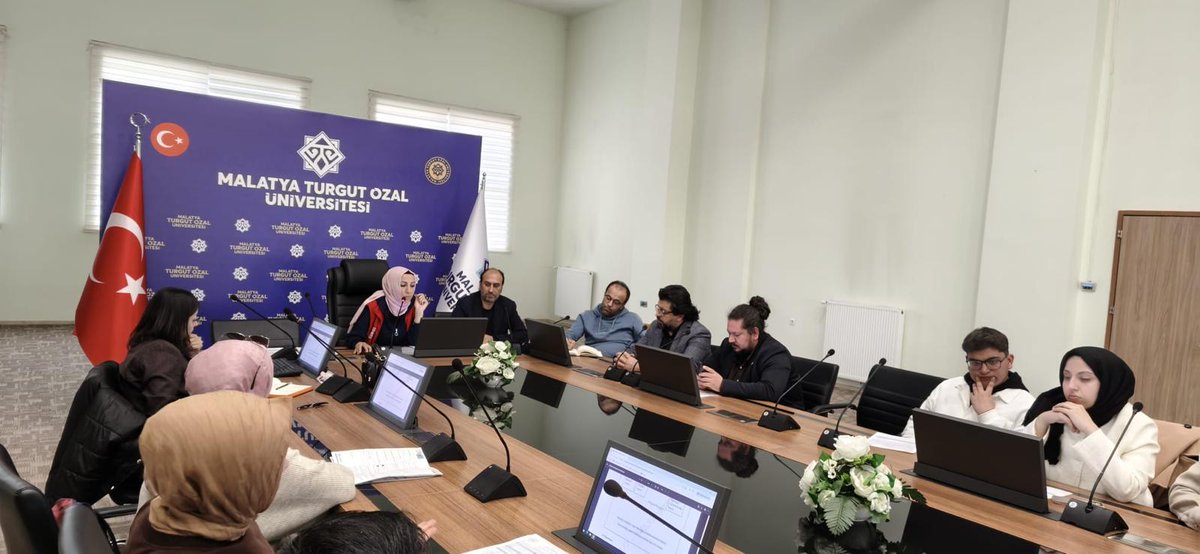 GSB_BeydagiGM's tweet photo. ÜNİDES 6. Dönem Planlama ve Koordinasyon Toplantısı, Turgut Özal Üniversitesi topluluklarına yönelik gerçekleştirildi.
Toplantıda Bakanlığımız ve Gençlik Merkezlerimizin tanıtımı yapılarak ÜNİDES portal sistemi ve gönüllülük timleri hakkında bilgilendirme sunumu gerçekleştirildi. https://t.co/wNV9Ngrg0q