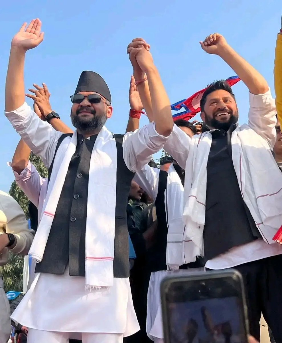सरकार बनिसकेको छैन, रबि - बालेन बीच बिबाद उत्पन्न गराउन मिडीया ट्रायल भइरहेको छ। बालेन निकट स्रोत, रबि निकट स्रोत भन्यो, आफुलाई लागेको लेख्यो ।