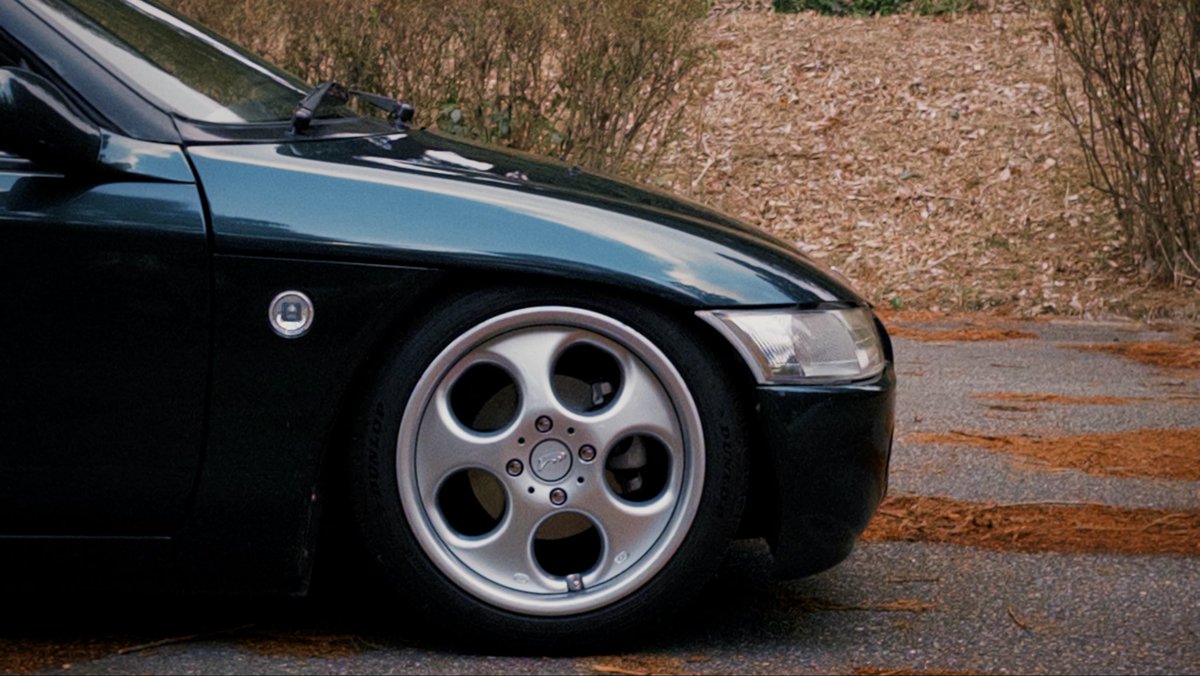 ＼New Wheel／

RAYS VERSUS DOLCE WIDE

「じゃない方」を自分らしく履くために、スーパープラチナメタリック（NH704M）でリム・ディスク同色で塗装。溶接2Pをいかに1Pに見せるかを考えてこれに辿り着きました🫡

紆余曲折ありましたがやっとインストールです◎