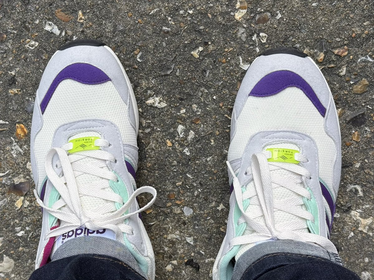 // // // ANDY tweet media