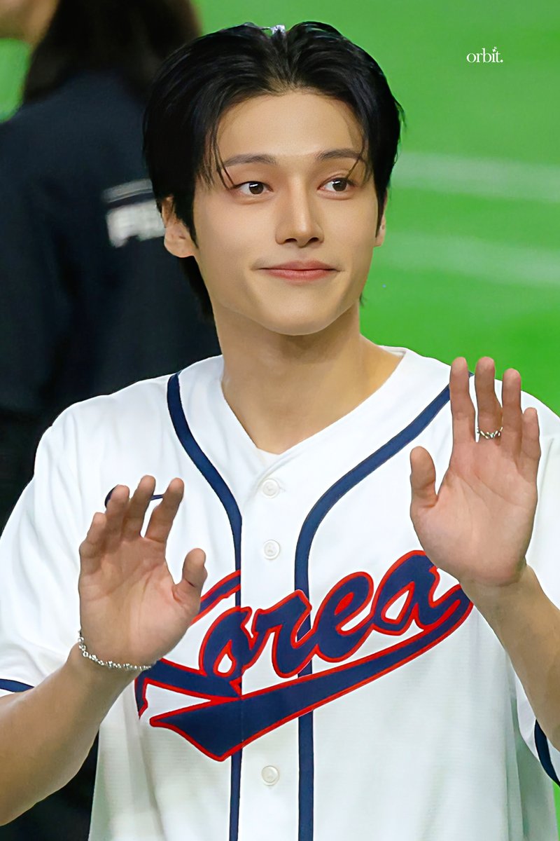 𝒐𝒓𝒃𝒊𝒕. tweet media