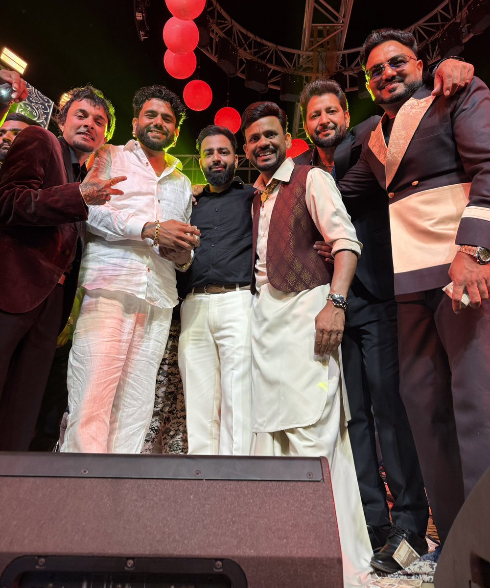 AngrejAli1's tweet image. Congratulations To Newly Married Couple #Ankush Rai &amp;amp; Avneet #Receptionparty #Yesterday#Spcl To Happy Bai G Pahalwan Dhaba &amp;amp; Mani Qaistrax Invited  To Me For Live performance On Reception Party #❤️🙏