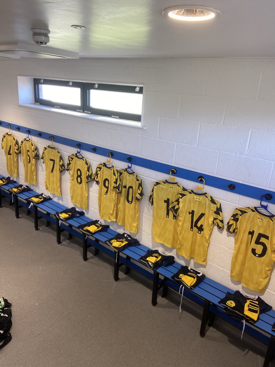 pbplumbing's tweet photo. ⁦@TUFC1899⁩ ⁦@TORQUAYTALK⁩ ⁦@TUacademy_sdc⁩ bath city ready COYY 💛💙⚽️ https://t.co/IeGkpQvX7g