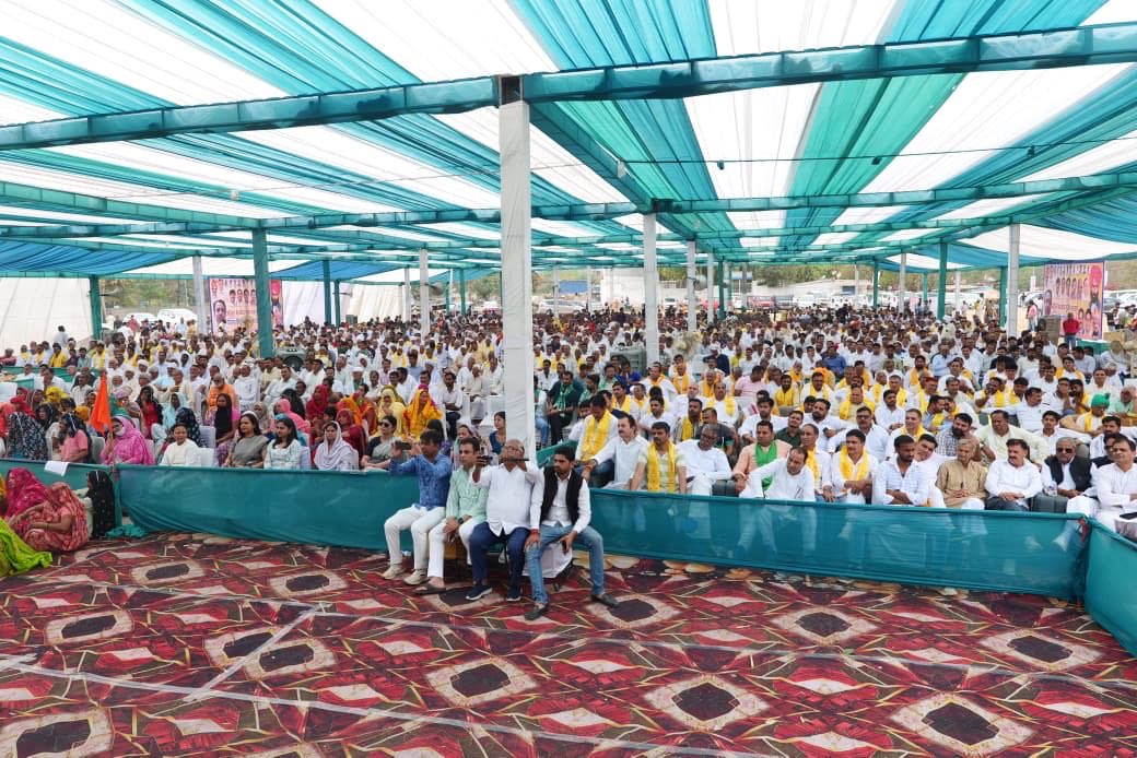 आज ग्रेटर नोएडा में विजय सिंह पथिक जी की 144वीं जयंती के कार्यक्रम में सम्मिलित होने का अवसर मिला।

“राष्ट्रीय पथिक” के नाम से प्रसिद्ध बुलंदशहर में जन्मे विजय सिंह पथिक जी महान स्वतंत्रता सेनानी, किसान नेता, लेखक और पत्रकार थे। 1857 के संग्राम में अपने दादा के बलिदान से प्रेरित