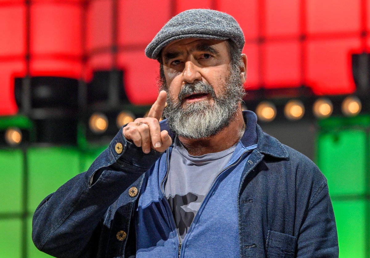 Eric Cantona:

"Savaş ilan etmeye karar veren her cumhurbaşkanının cepheye ilk giden kişi olmasını gerektiren uluslararası bir yasa öneriyorum. Ofislerinde oturup 18 yaşındaki gençleri ölüme gönderiyorlar... Şahsen, çocuklarımdan hiçbiri savaşa gitmeyecek. Neden gitsinler ki,
