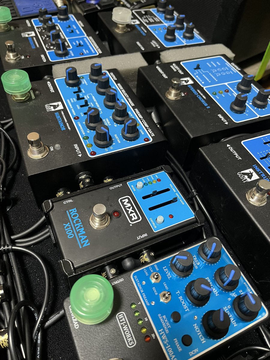 shachioh's tweet photo. HTJ-WORKSのHWS-100AS、ノブはスマートな方が好きなので、本家AGpedalやGOATと同タイプのラバータイプに変えた。
#tc楽器BLUE倶楽部　#htjworks #rockman https://t.co/OLUVatB7ma