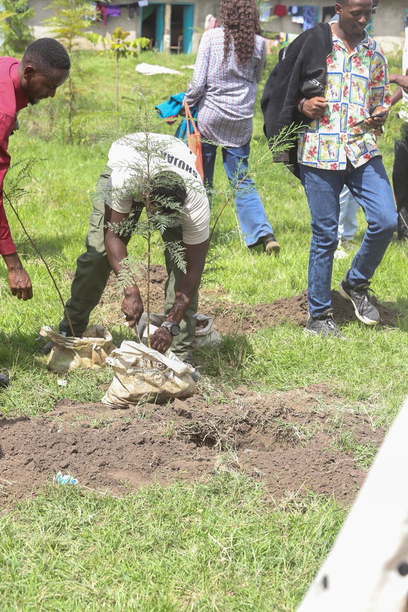 Environmentalist Lokitambaa Andrew tweet media