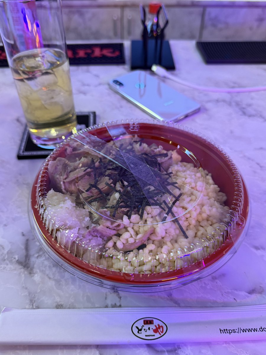 100日チャレンジ
2026/03/12
Day 7❣️

林主催を初めに
関口ケントさん
森脇さんなどなど
豪華な方々にお会いできました！

（お忙しそうで写真を撮れず
代わりに山田くんのデカ盛りTシャツ😇）