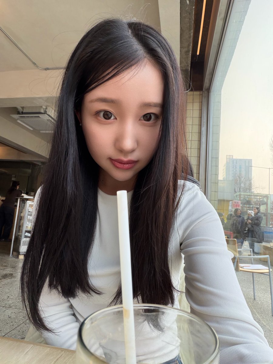 카페의 완벽한 조명☀️
