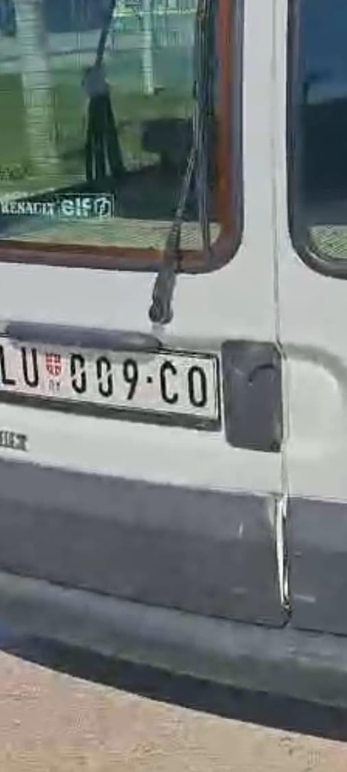SlavicaPetrovs1's tweet photo. Ćacad napalo studente i pretilo smrću da će da im lomi glave! #Lučani👇 https://t.co/x9lBWsx6Ia