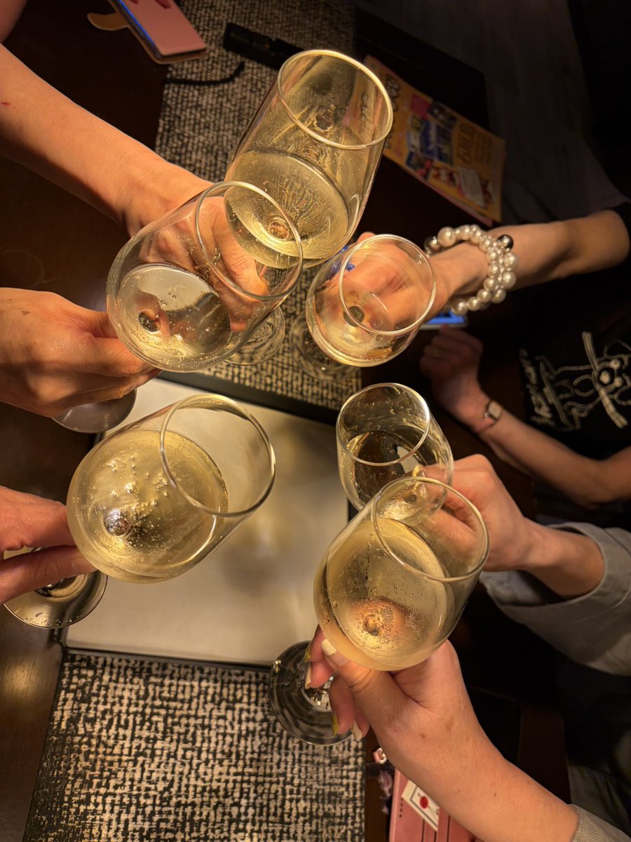 石垣島最高！！とっても素敵なコンドミニアム最上階で快適です。お宿から提供頂いたモエシャンパンで安部さんに献杯🍷しました。全てに感謝☺️あ〜！幸せじゃ！安部さん楽しんでますか〜？