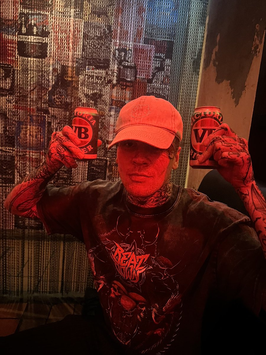 leondlion tweet media