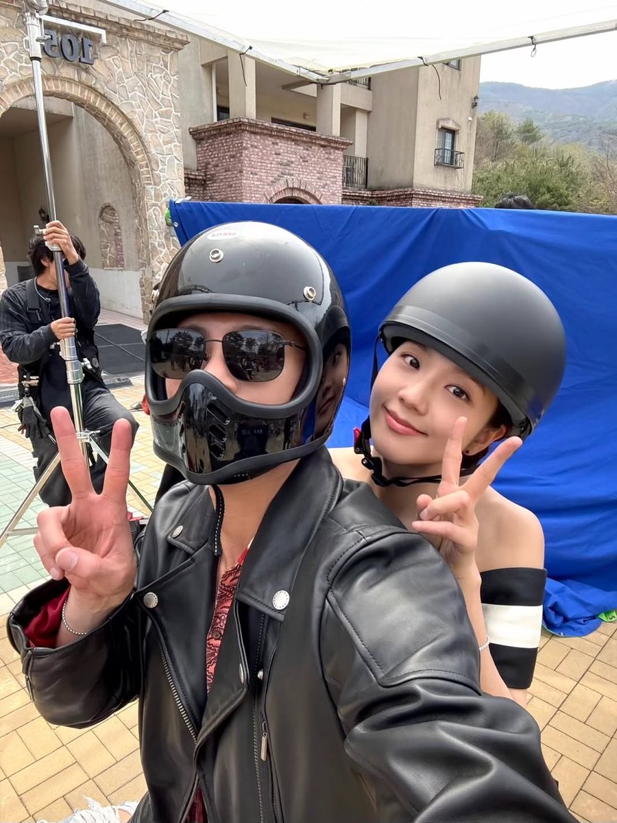 Jisoo Interactions tweet media