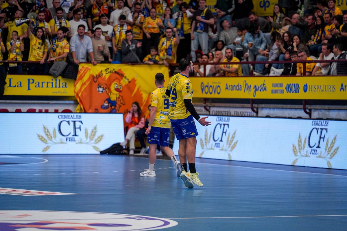 bmvillaaranda's tweet photo. ¡Buenos días, afición 👋!

‼️ Recordad que el partido de mañana sufrió un cambio de horario y se disputa a las 1️⃣7️⃣:3️⃣0️⃣ horas.

🔜 De esta manera, podréis compaginar vuestro derecho al voto con vivir la emoción del Santiago Manguán. 

#SomosASOBAL
#AVivirMilAñosSinConocerte https://t.co/Fxv64PUI4Z