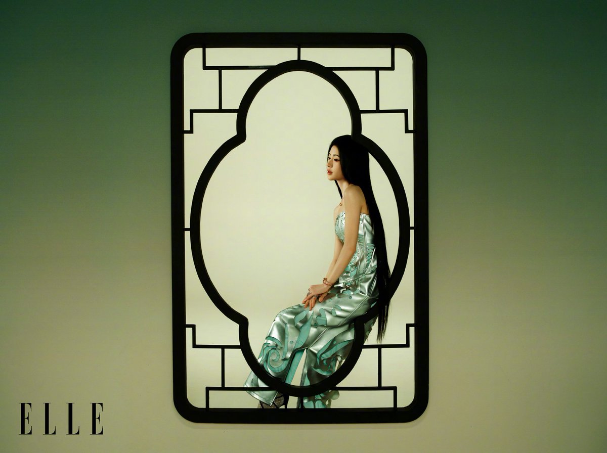 qqs10ve's tweet photo. ELLE Chinaの鞠婧祎、雍正十二美人図を再解釈した画報らしくてうっとり https://t.co/zkEm07FnmK