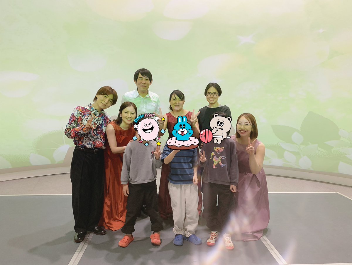 EnsembleRooom's tweet photo. 海の道「むなかた館」にてコンサートでした🌸
定員を超えるお問い合わせがあったようで、、とてもありがたいです😭
そして今回のHrゲストは大藪さんでした👏皆様本当にありがとうございました！

楽しかった！また聴きたい！
と言ってくれたキッズ達と📷✨

次回は5/3こやのせ座でお待ちしております♪ https://t.co/8VBrFcivjW