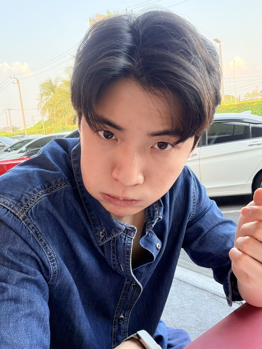 เย็นวันเสาร์ กินอะไรกันยังครับ

#Pondponlawit  #Piecesofponlawit